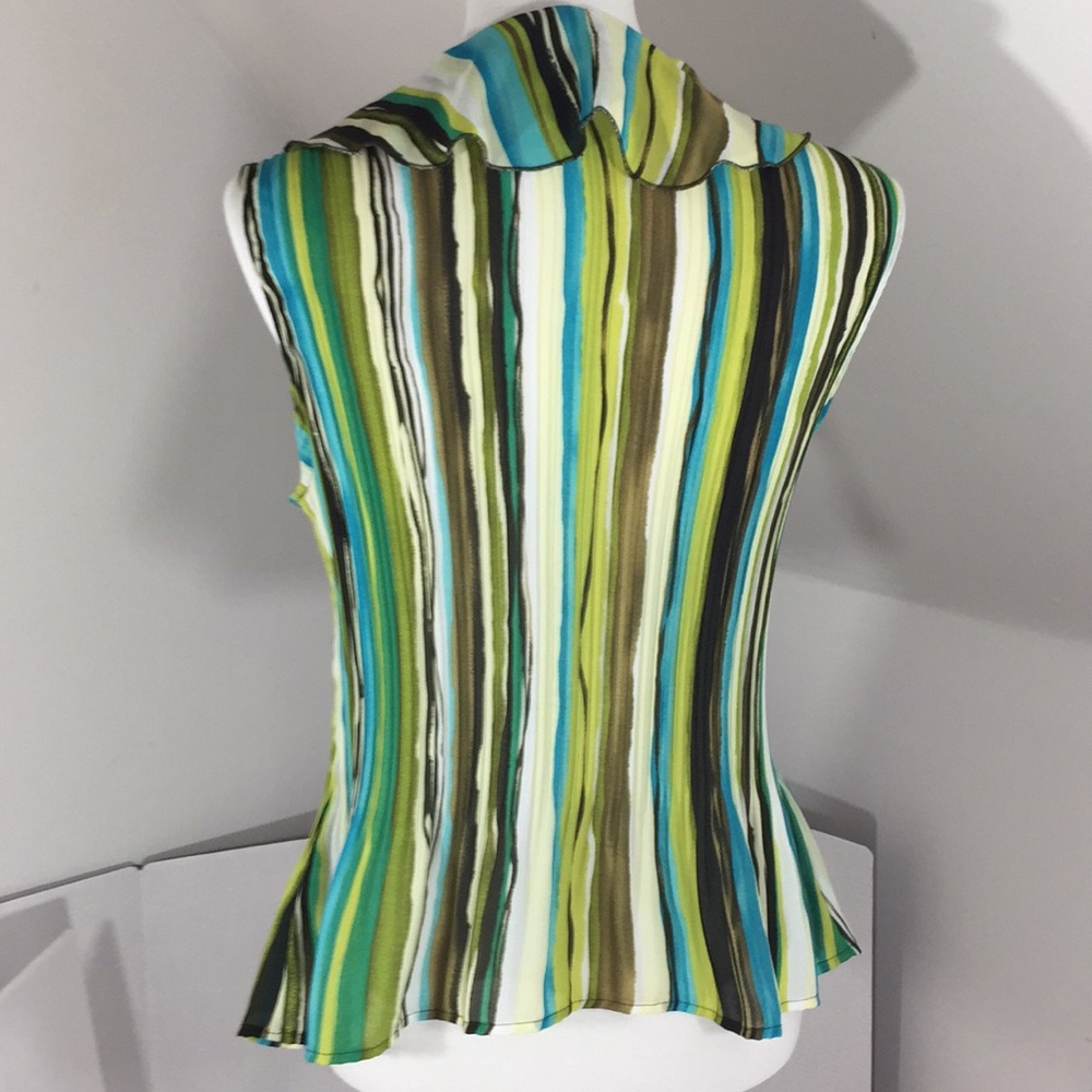 Figure flattering ruffled blouse - Picture 4 of 7